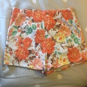 Floral short